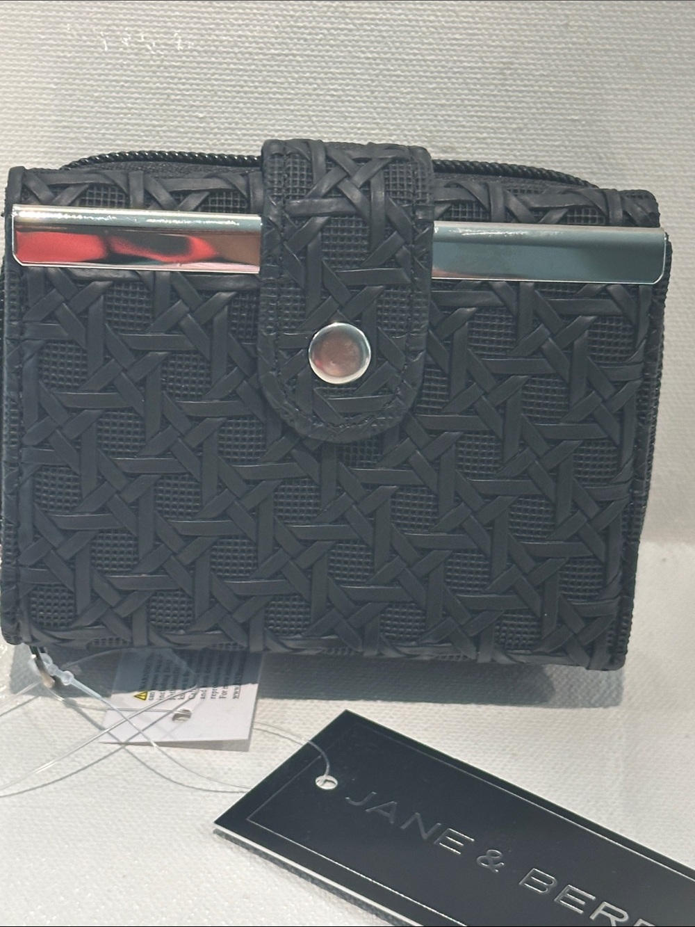 NWT Jane & Berry Compact Small Wallet with Card, ID, Bill and Coin Slots.